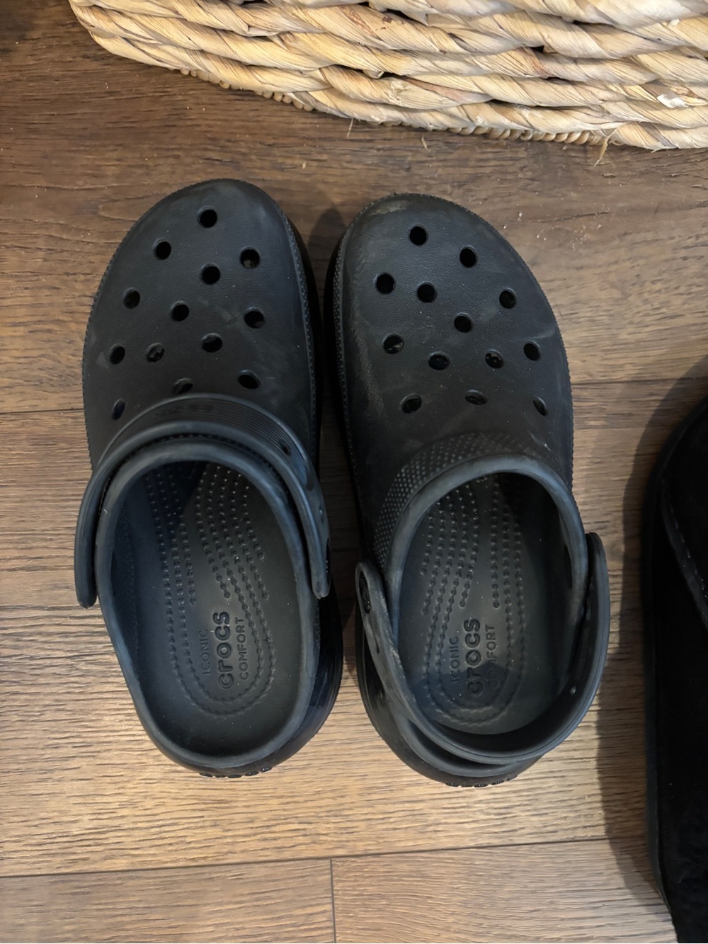 CROCS Classic Mega Crush Clogs